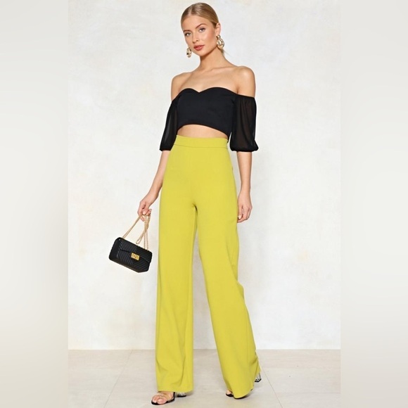 Nasty Gal Collection Black Sheer Puff Sleeve Crop Top Sz 4 - Picture 2 of 9